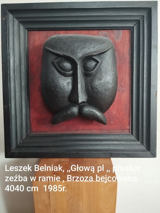 Rzeźby drewno ,piaskowiec wapń.