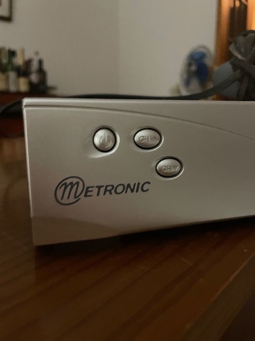 Antena Parabólica e Receptor Metronic Kbox com Comando