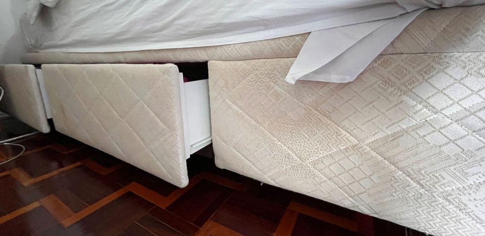 Double bed base - Base de cama dupla best offer to go before end date of the
