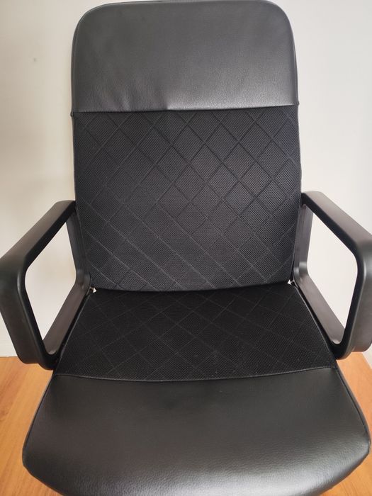 Cadeira giratória IKEA