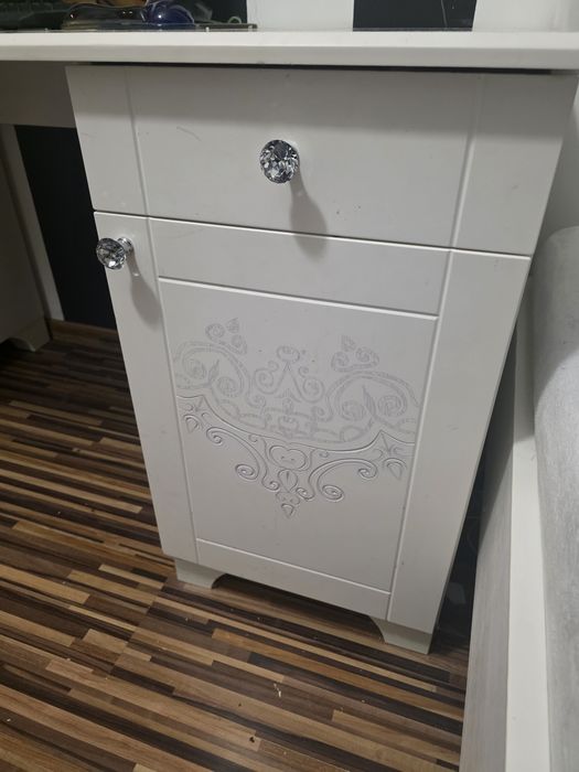 Biurko + Łóżko firmy  meblik Bianco Fiori