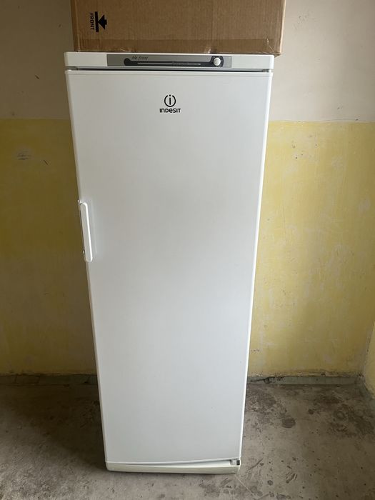 морозильна камера indesit no frost не працює