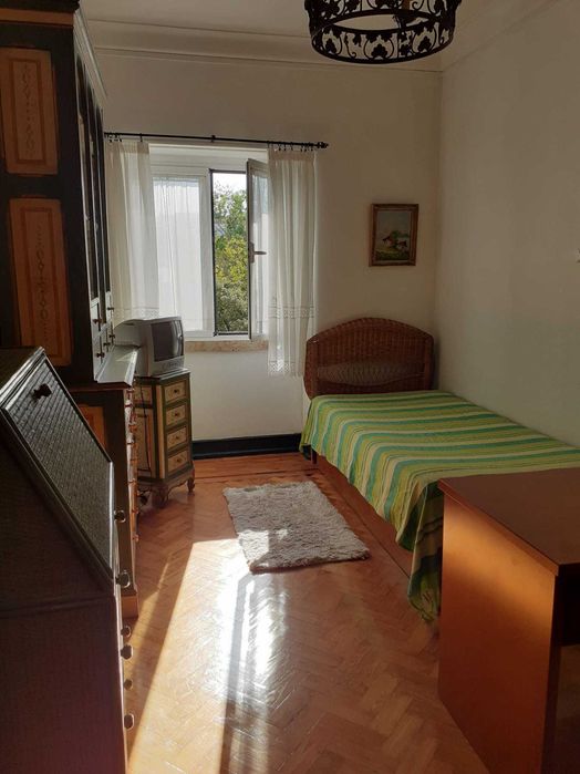 Quarto em Entrecampos