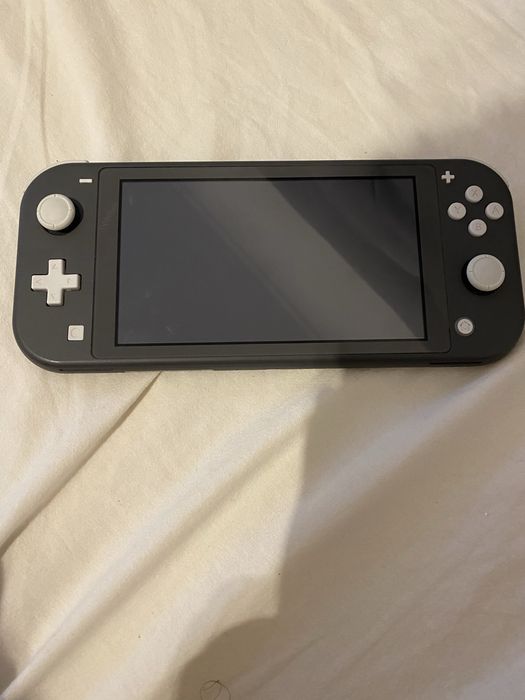 Nintendo switch lite excelente estado (sem carregador/caixa)