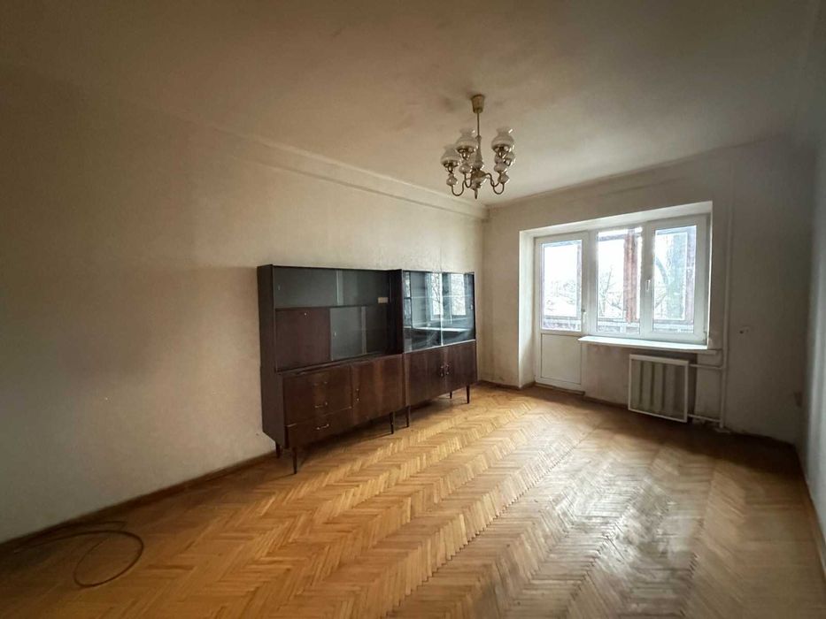 Продаж 2к квартири біля метро Дорогожичі