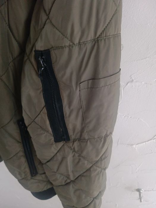 Pikowana  męska młodzieżowa kurtka bomberka khaki metki xl