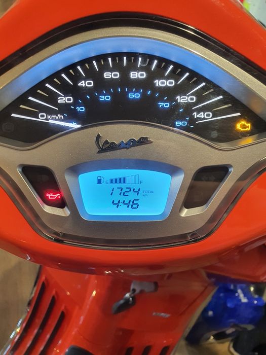 Vespa primavera 125