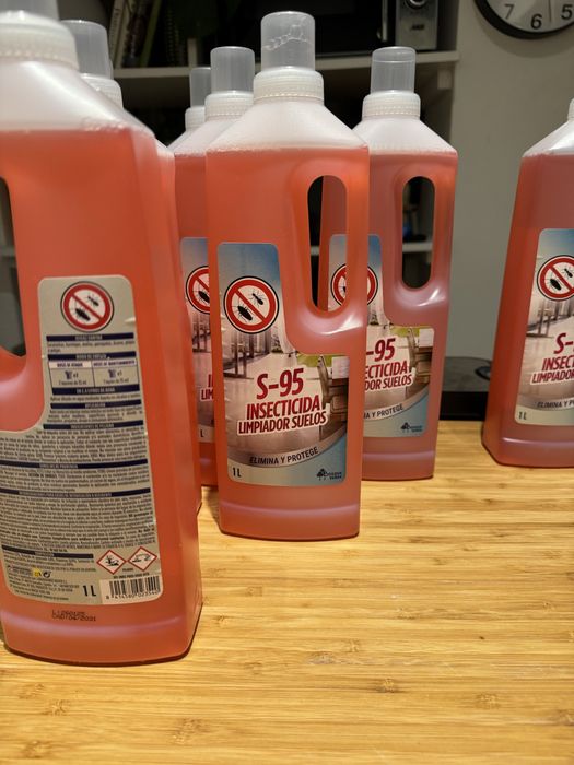 Insecticida para rastejantes como baratas, formigas….etc 100% eficaz