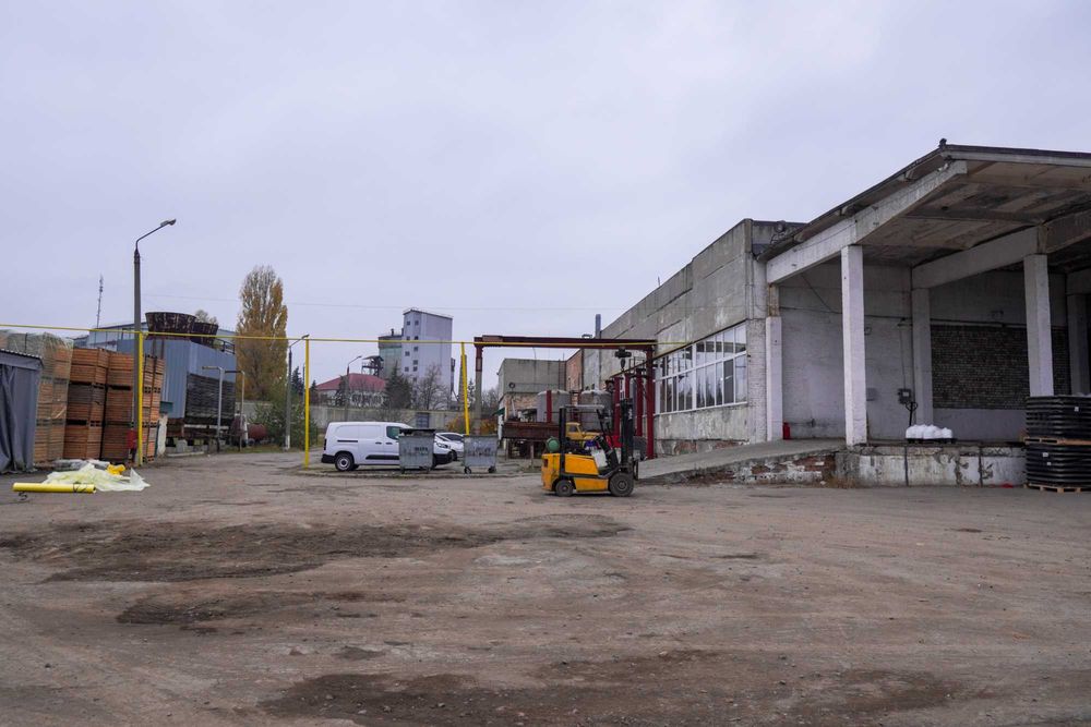 Продам производственные склады с холодильниками! Автопарковая