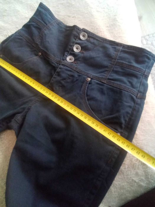 Spodnie damskie młodzieżowe styl jeansu haft pasek 40