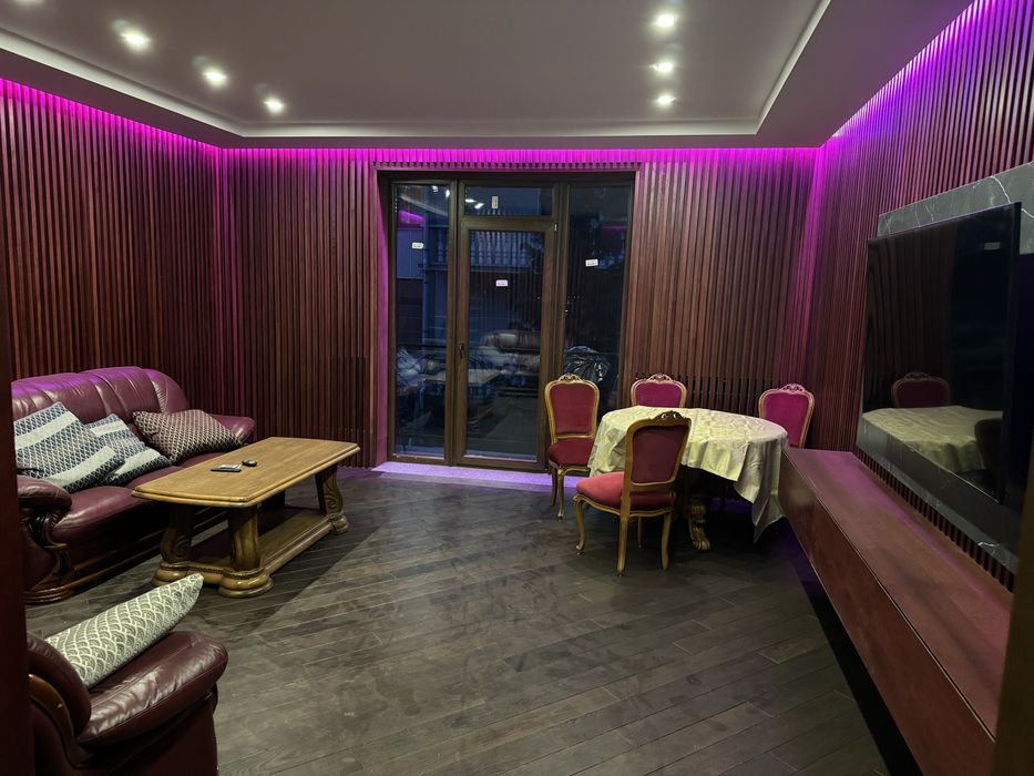 Оренда Дома Три Этажа + Парковка + Камуналка