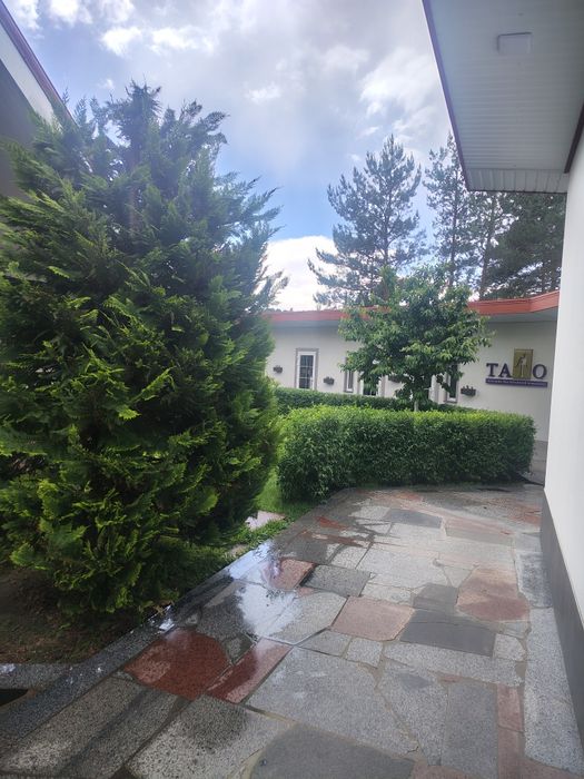 Продам готельно-ресторанний комплекс. Зазим'я.