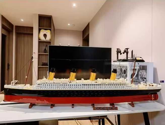 Конструктор «Легендарний Титанік" схожий на  LEGO 9090 летале Код 1069