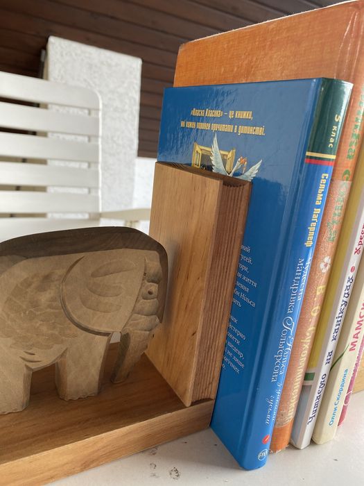 Держатели для книг, деревянные