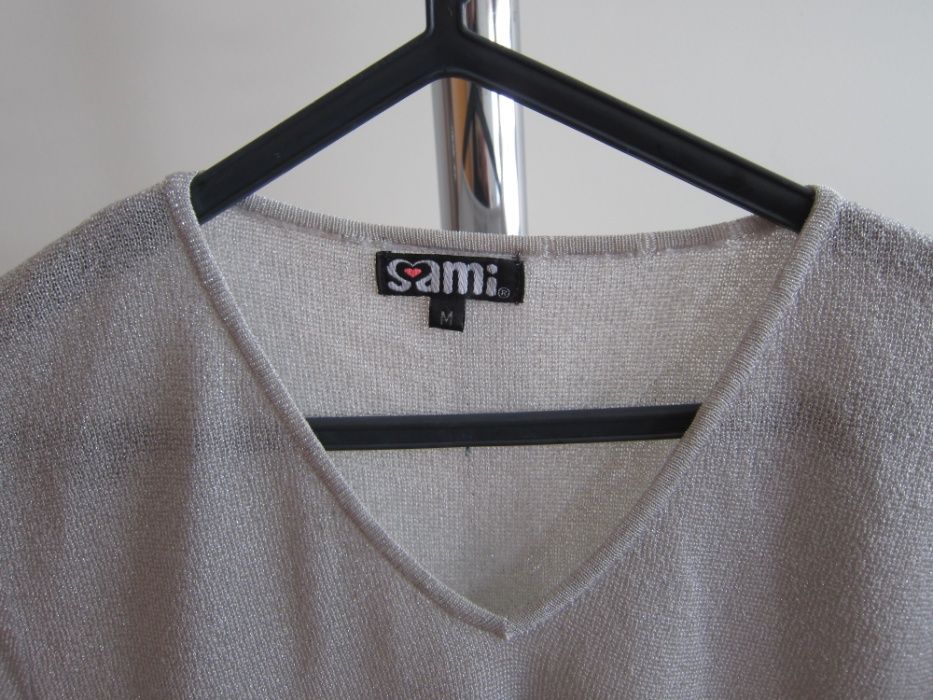 Blusa de Senhora com decote em bico de manga curta Cinzenta com 2 tons