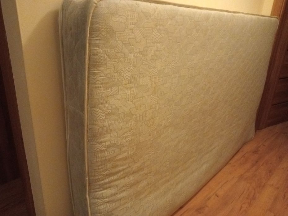 Materac do sypialni.