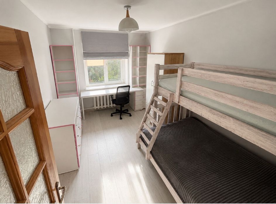 Продаж 2 х кім к-ри вул. Кос-Анатольського, 82 тис долСША