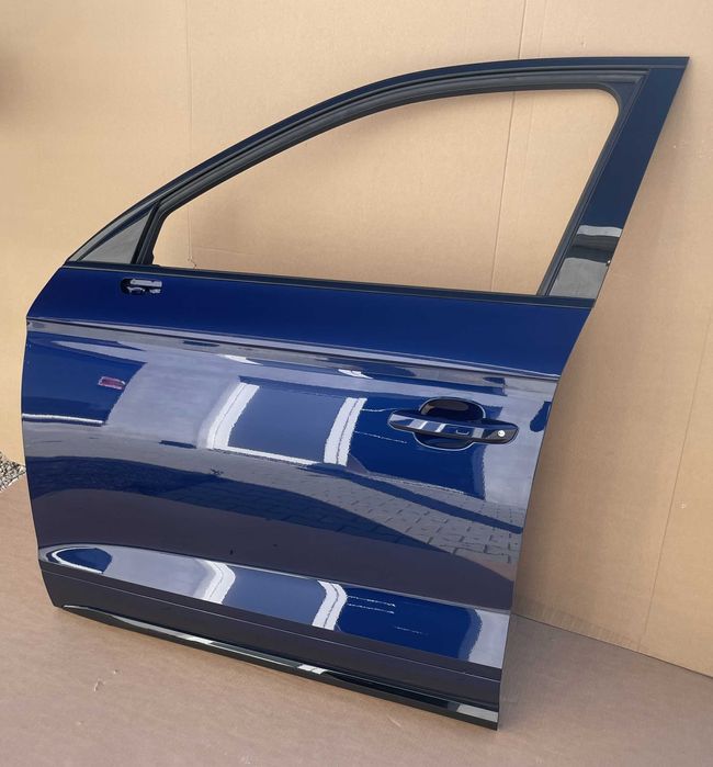 AUDI Q5 80A Двері