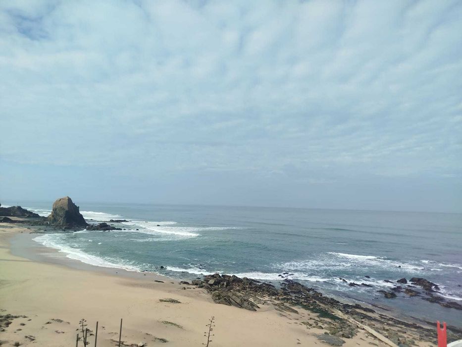 Moradia em Santa Cruz, 250m Praia Santa Helena