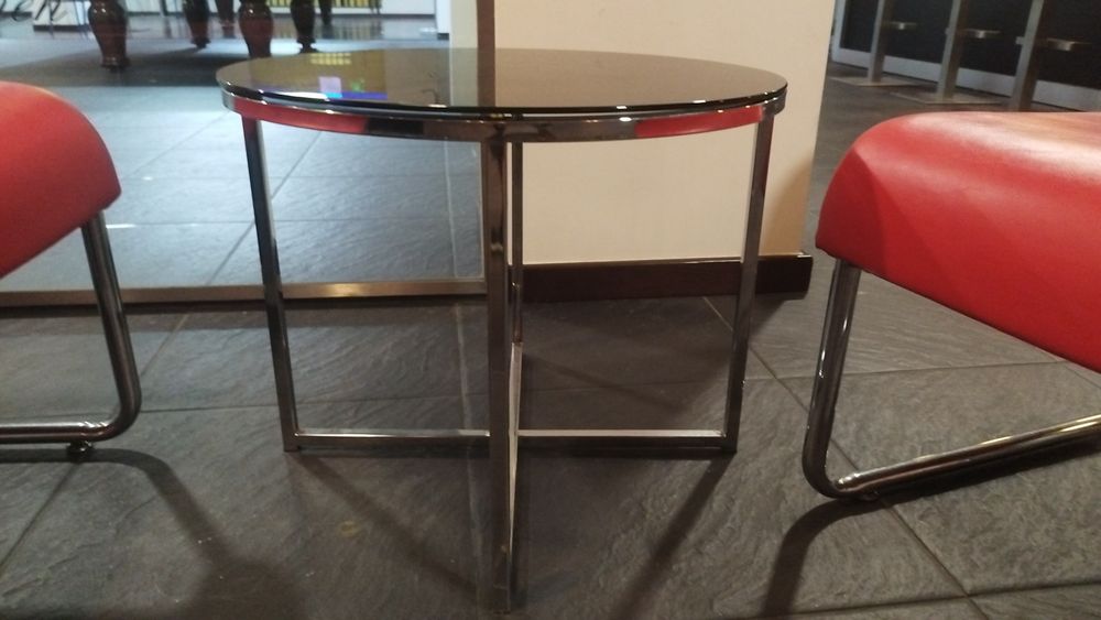 Mesa com vidro temperado