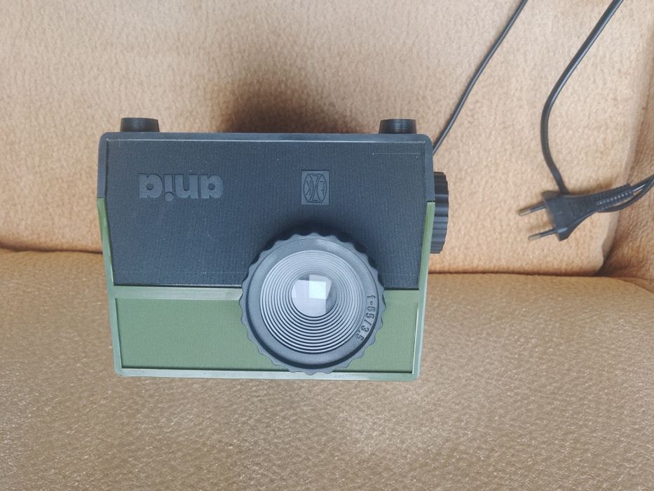 Rzutnik projektor Ania