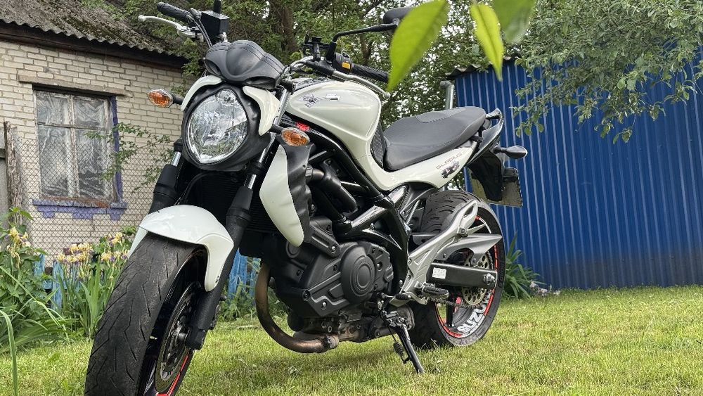 Suzuki gladius 400