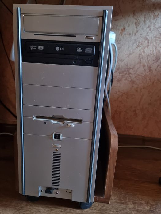 ПК для работы и учебы / AMD Athlon 64 X2 4800+ / 4 ГБ ОЗУ / Windows 10