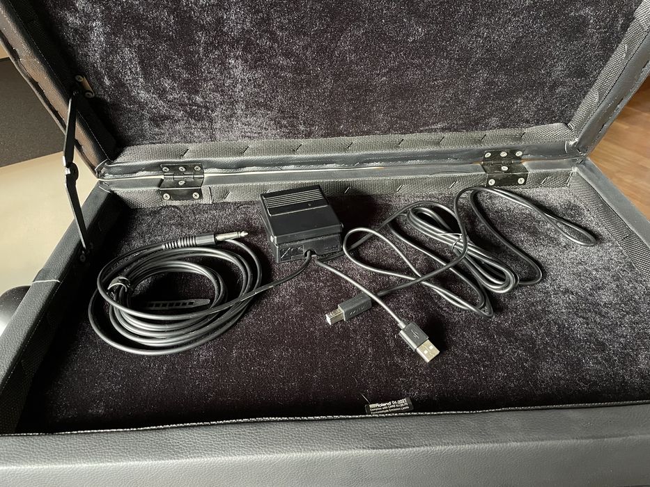 Roland FP-30X + Suporte e Pedal Roland + Banco Roland RPB-500