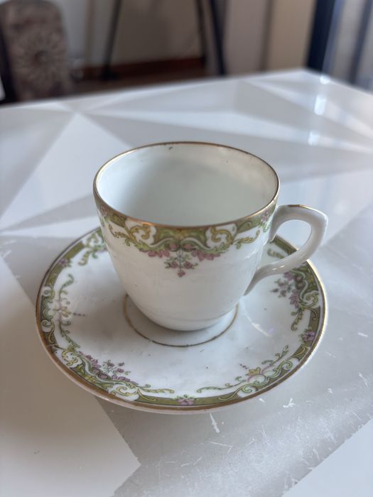 Chávena de Café Vista Alegre Antiga (1881–1921) – Marca da Cegonha
