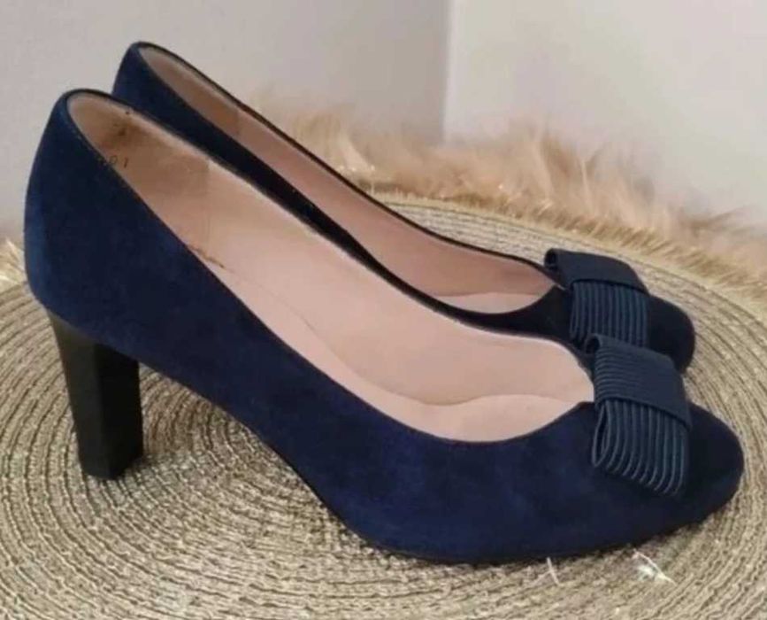Eleganckie granatowe czółenka skóra zamsz