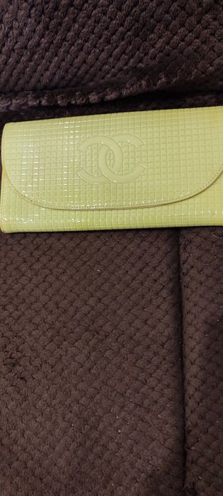 Клатч  женский цвета лимона CHANEL