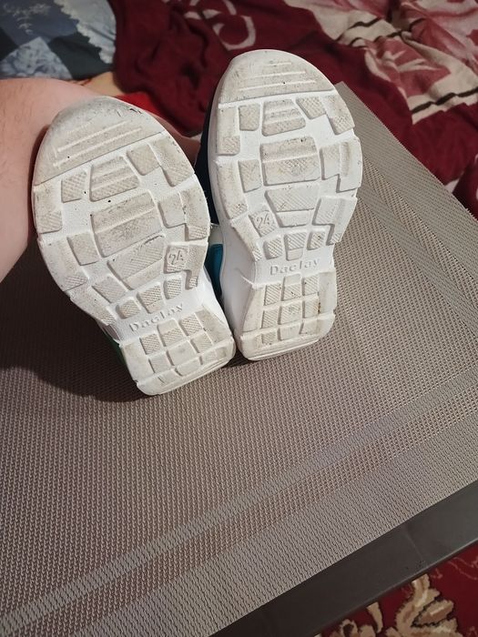 Кросівки дитячі, 24 розмір.