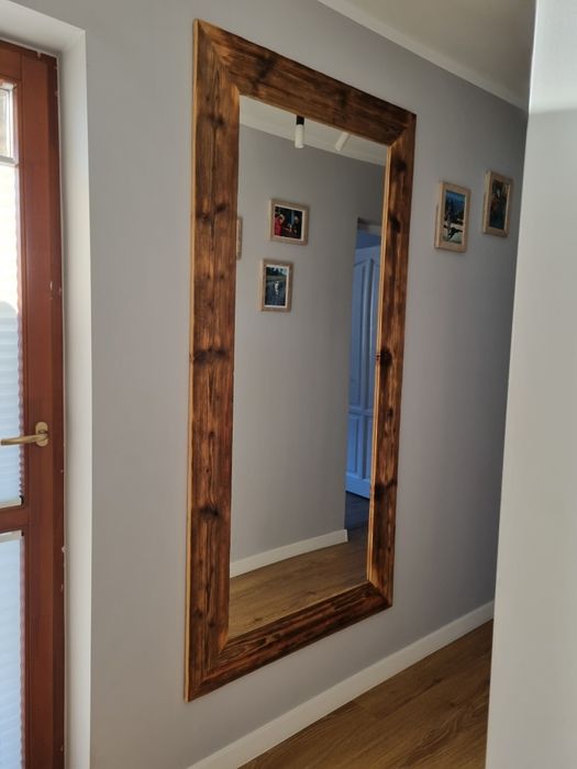 Sprzedam lustro w drewnianej ramie