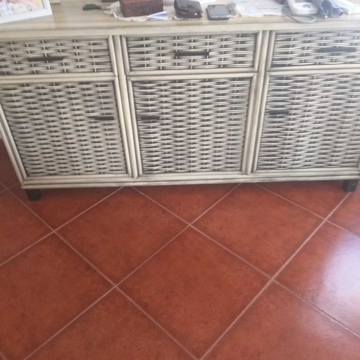 Aparador com portas em verga