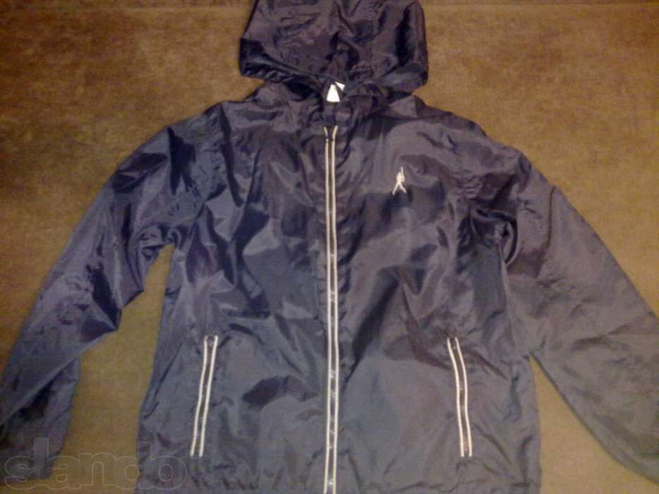 Продам ветровку ZARA.