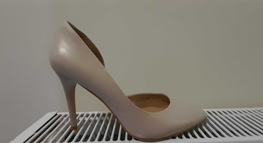 Жіночі туфлі Aicci Berllucci  Розмір 38