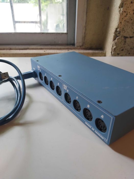 Interface MIDI USB M-Audio Midisport 4x4.