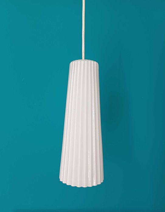 2 Candeeiros de suspensão em vidro branco