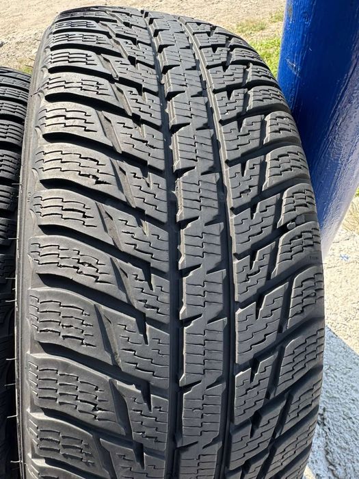 Зимові шини Nokian 225/60 R17