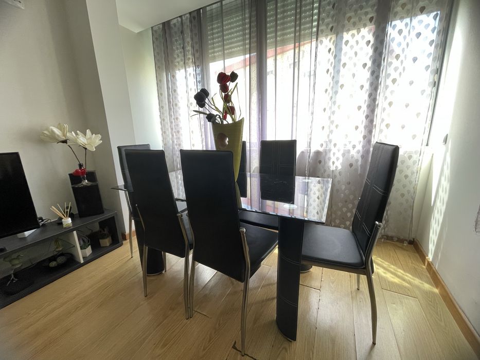 Conjunto Mesa e Cadeiras