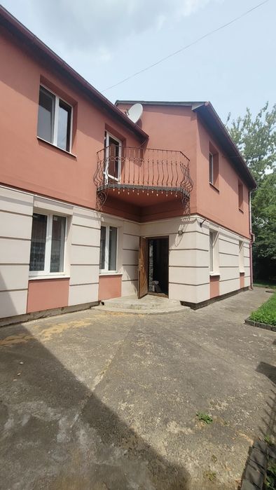 Продж частини будинку в самому Центрі по вул Мазепи.