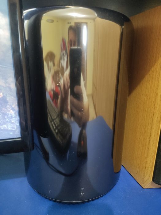 Продам Apple Mac Pro 2013 (xeon 12 core, AMD D500, 64 gb ram, 1TB SSD)