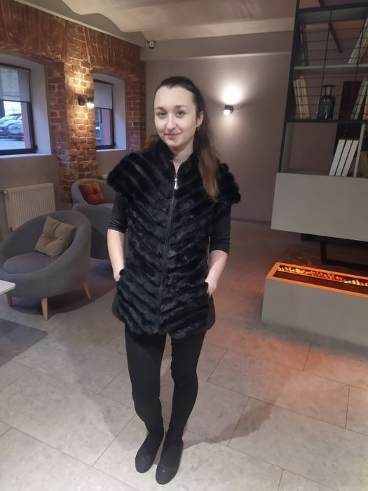 Продам норковую женскую  жилетку