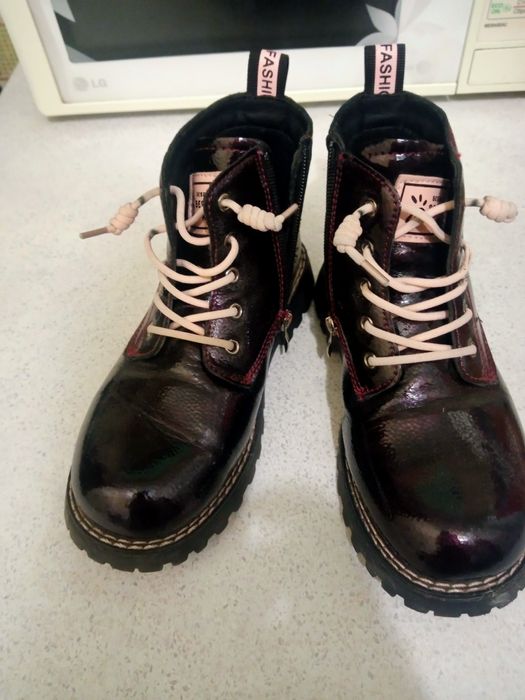 Продам ботинки для девочек