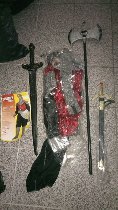 Roupa fantasia guerreiro cruzado