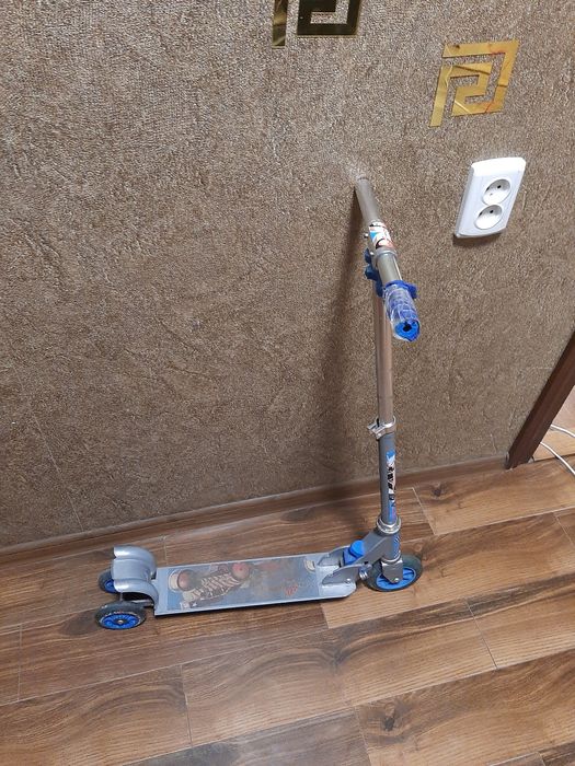 Продам самокат для хлопчика