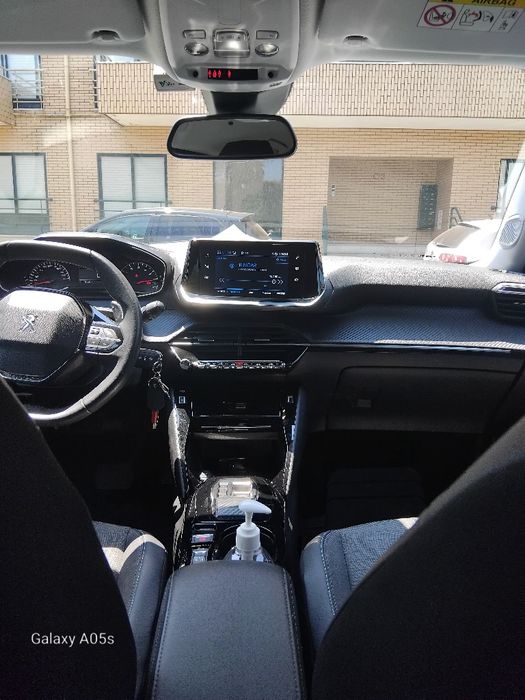 Peugeot 2008. Motor 1 5 BluehDi 130-Allure 5P Eat8, 117.000km Automático,  2022,