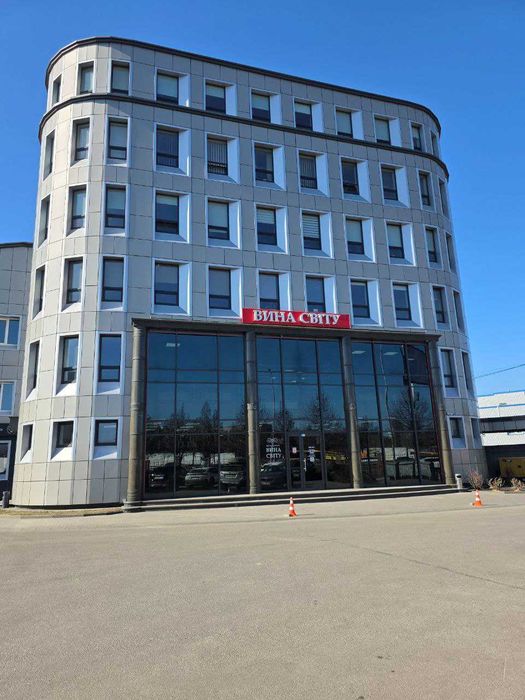 Фасад окружной дороги! Магазин, представительство, мото салон.