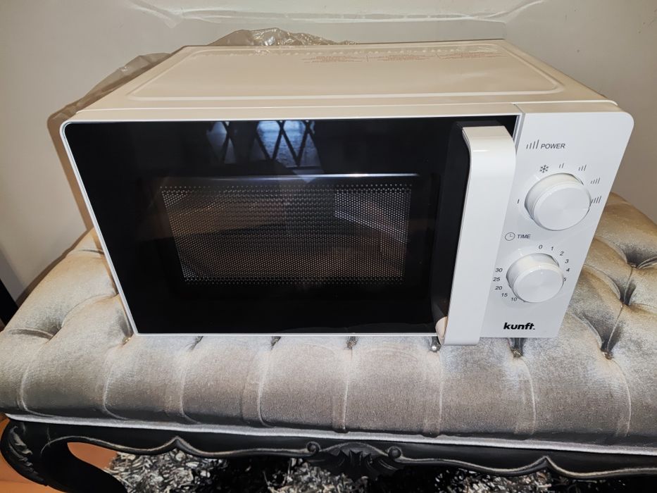 Microondas Kunft 20L, novo