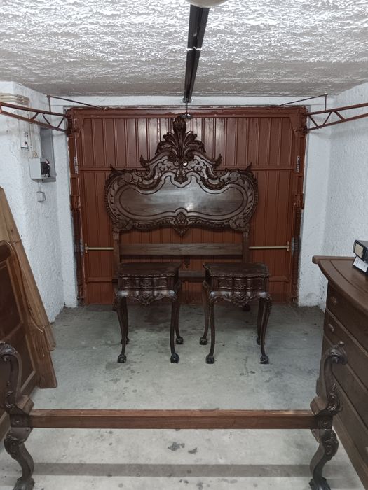 Cama e mesas de cabeceira D. João V